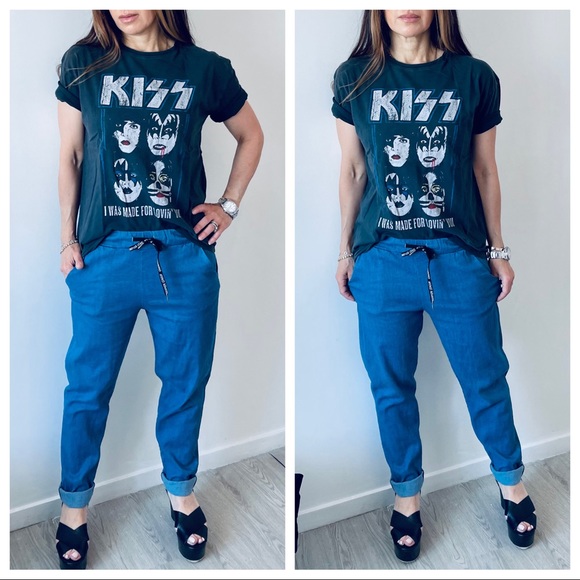 PARIS FABULOUS KISS GRAPHIC TEE - Picture 4 of 7